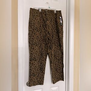 Time & True High Rise Leopard Print Straight Leg-ankle length (5) Pocket Jeans.